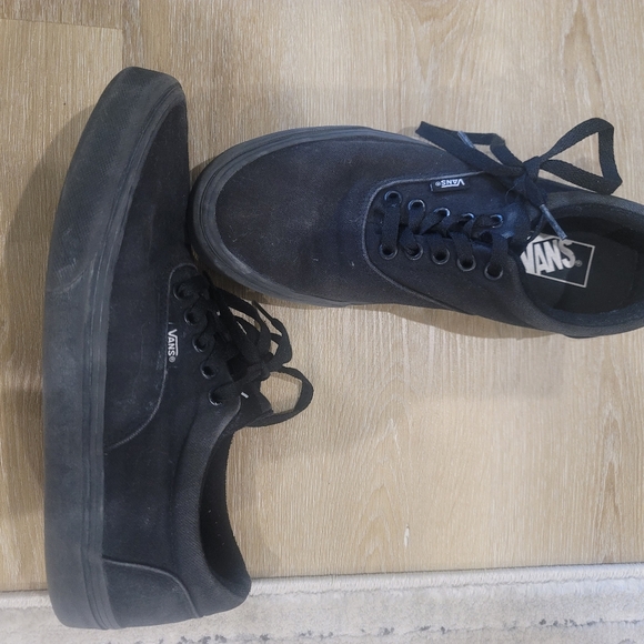 VANS - Picture 4 of 4